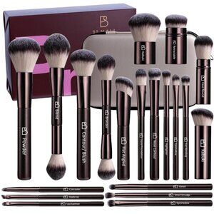 Professional Makeup Brushes With Travel Case (NIB)